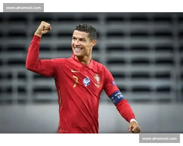 小罗携大罗、维尼修斯亮相 Nike 活动:传奇与新星跨代际传递足球正能量 小罗携大罗、维尼修斯亮相 Nike 活动:传奇与新星跨代际传递足球正能量