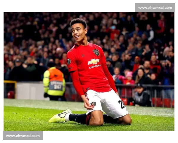 小罗携大罗、维尼修斯亮相 Nike 活动：传奇与新星跨代际传递足球正能量